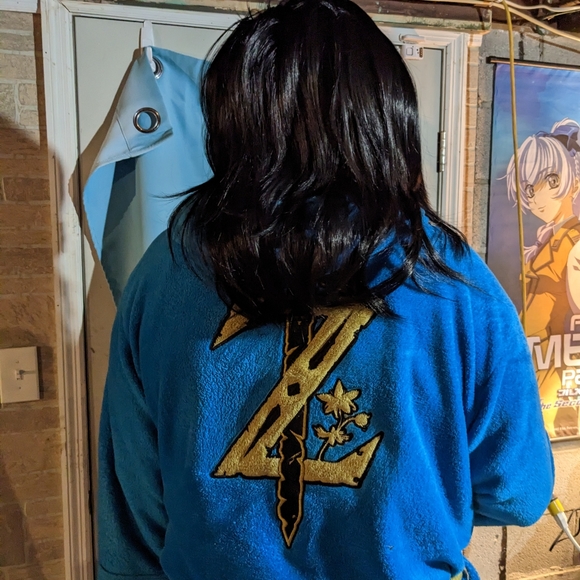 Medium length black wig (good for Aizawa from My Hero) - Picture 2 of 4